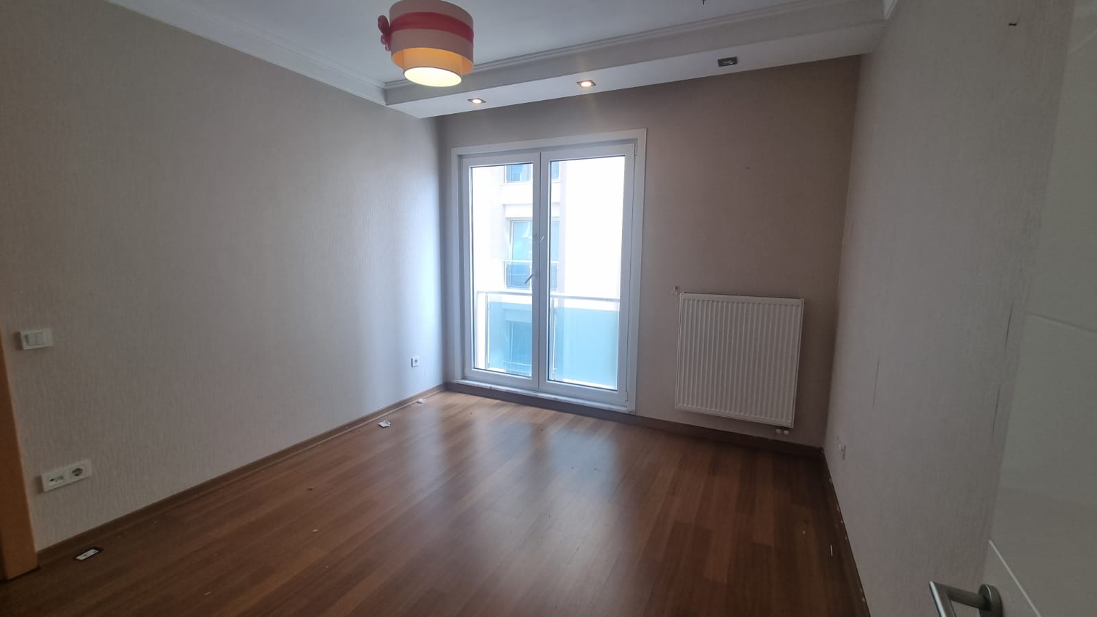 Kiralık Daire, İstanbul / ESENYURT / CUMHURİYET