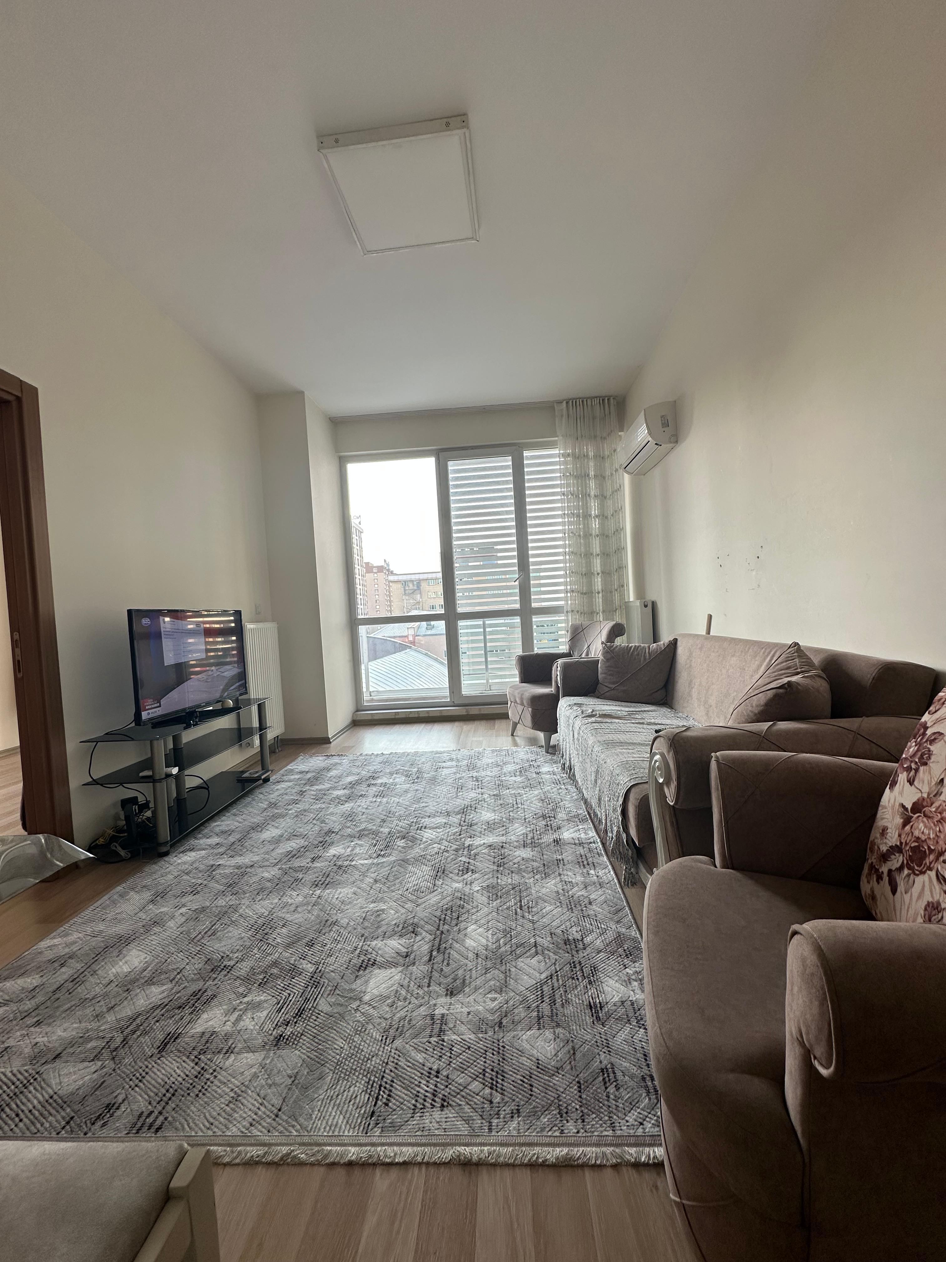 Kiralık Daire, İstanbul / ESENYURT / ÜÇ EVLER
