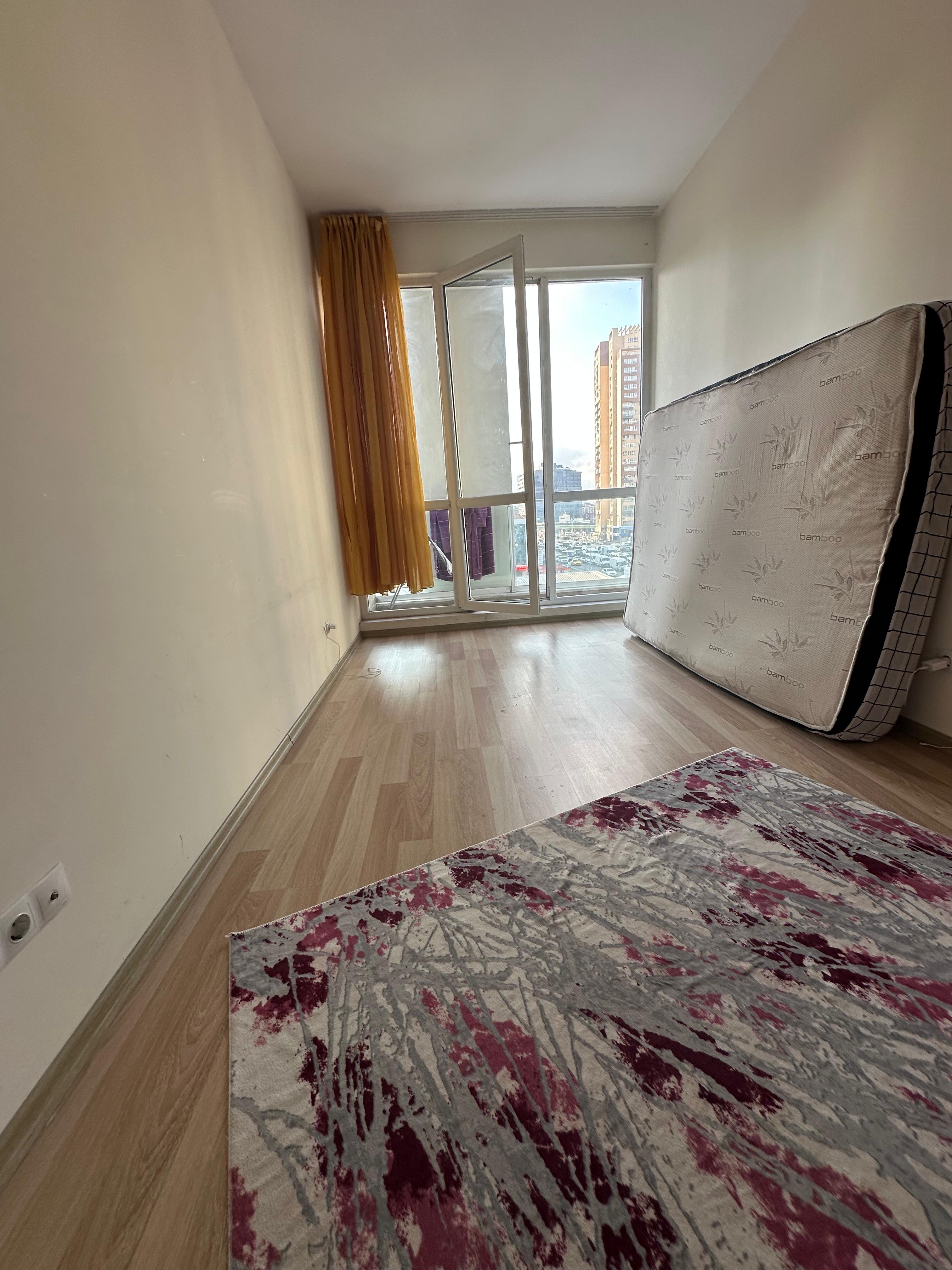 Kiralık Daire, İstanbul / ESENYURT / ÜÇ EVLER