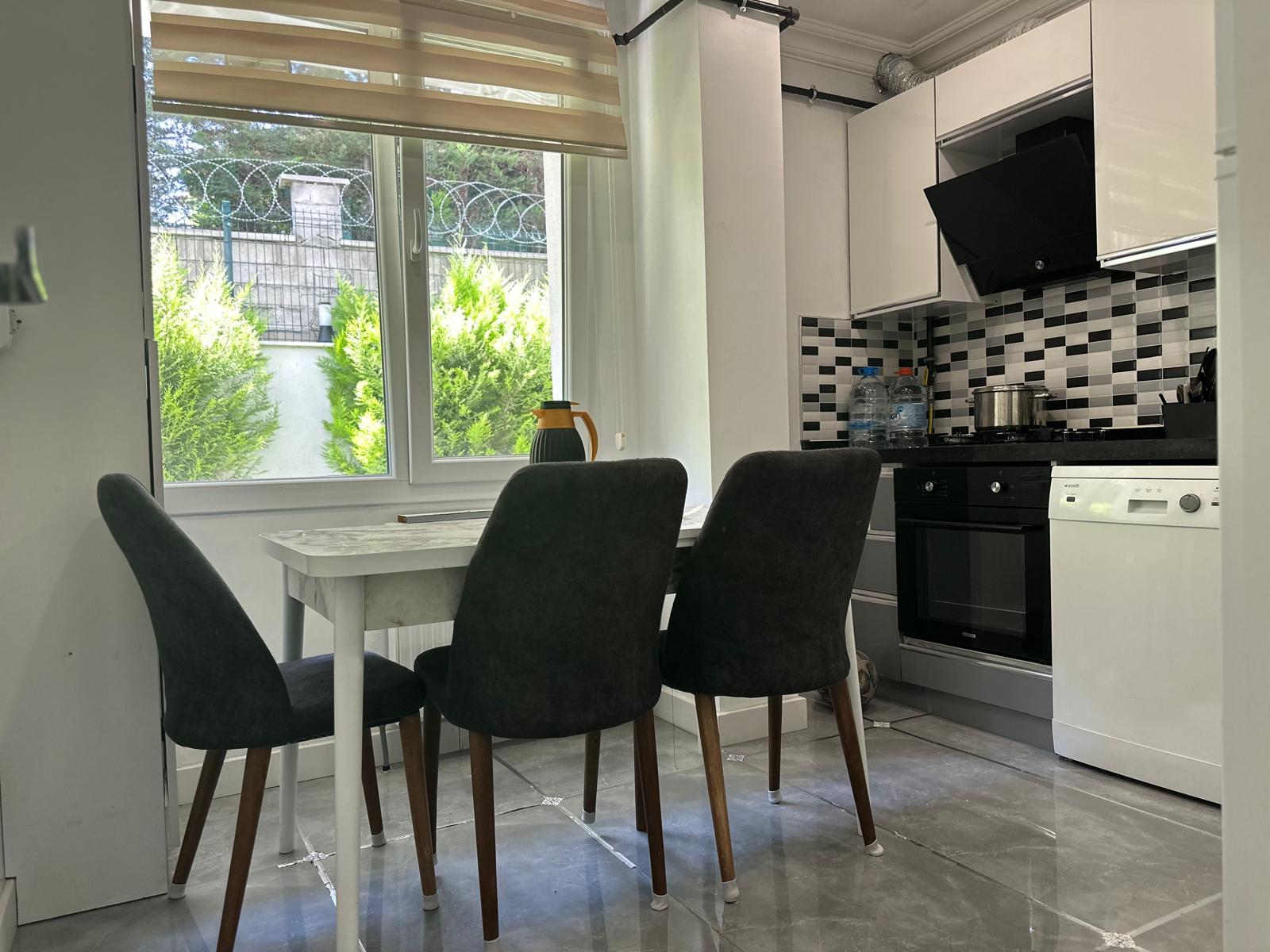 Kiralık Daire, İstanbul / KAVAKLI / KAVAKLI