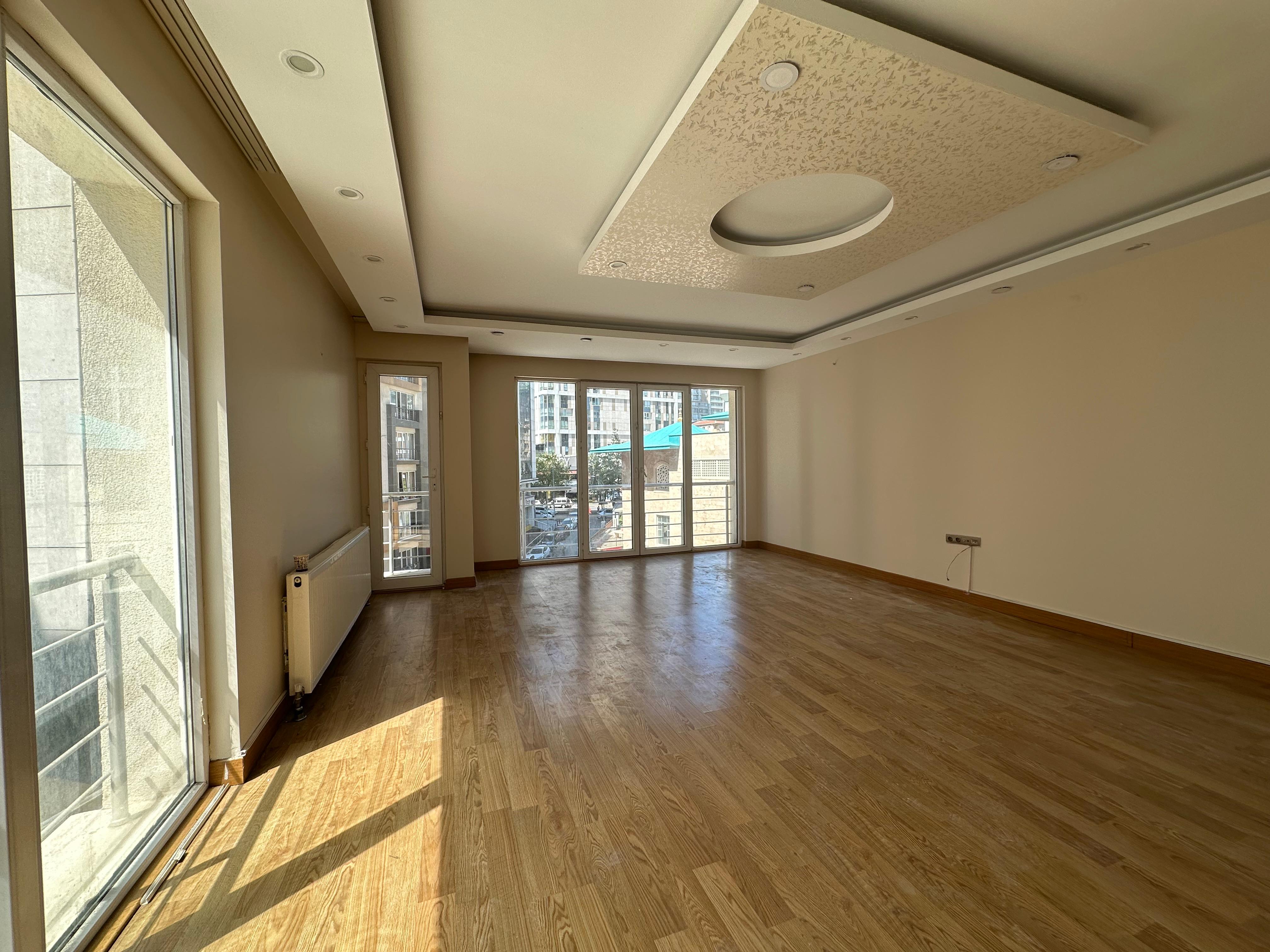 Satılık Daire, İstanbul / CUMHURİYET
