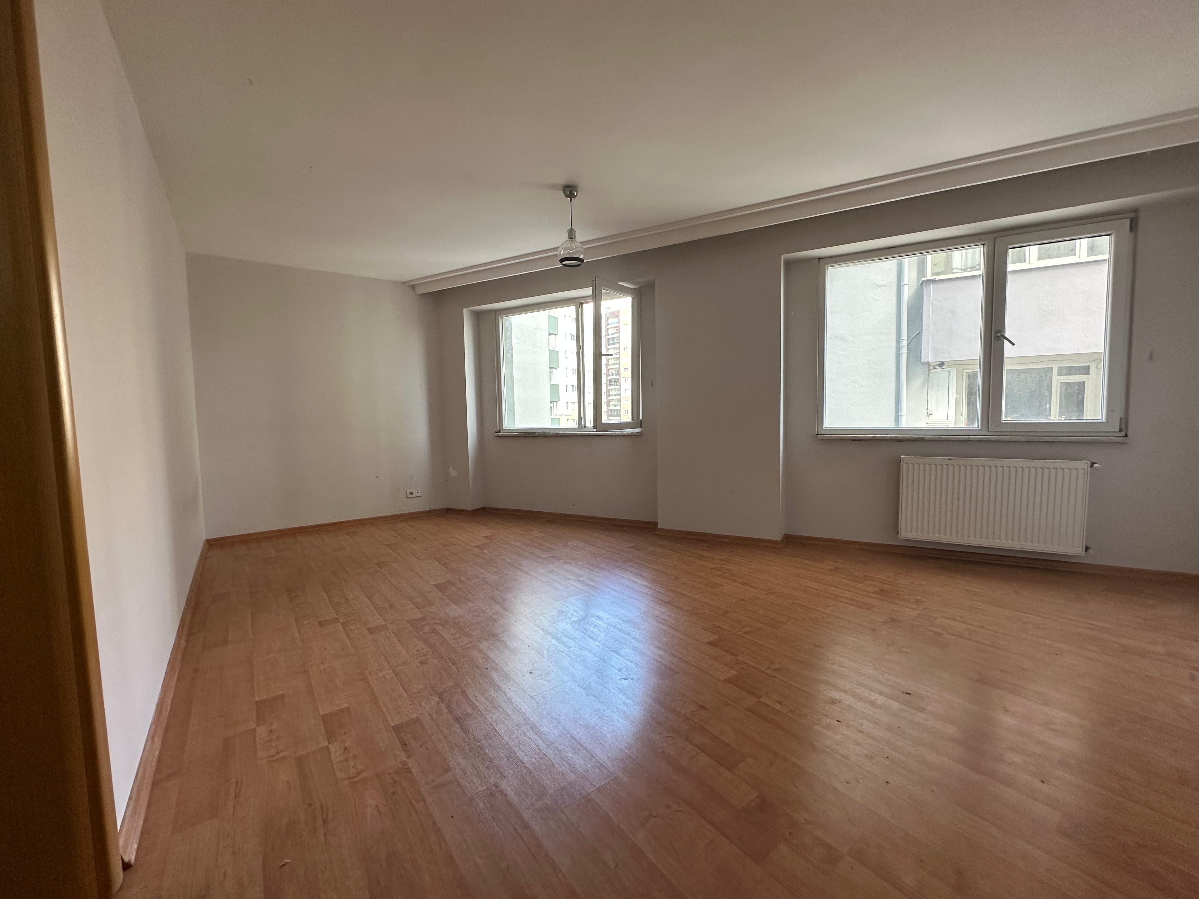 Kiralık Daire, İstanbul / ESENYURT / CUMHURİYET