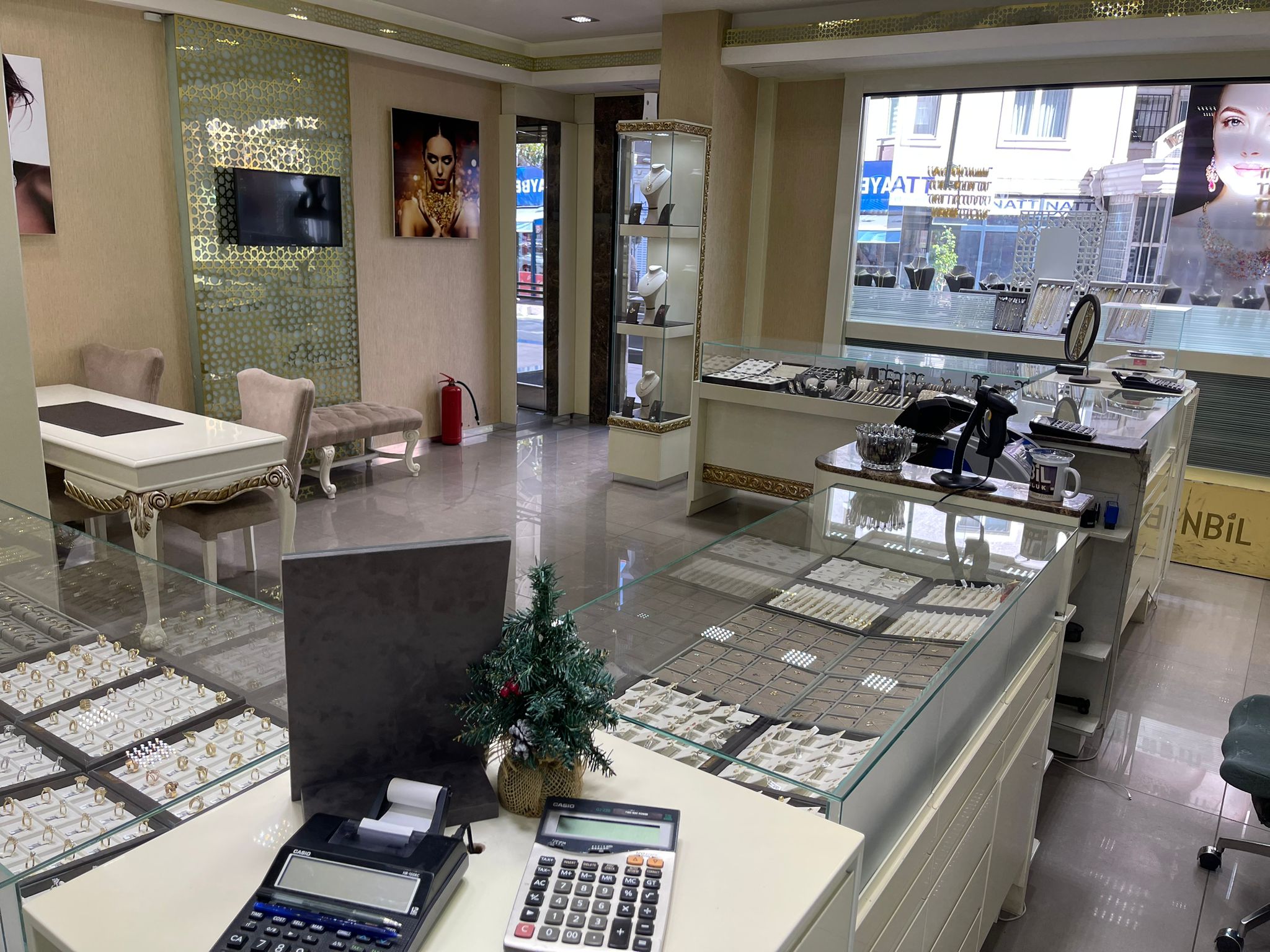 Kiralık Dükkan, İstanbul / ESENYURT / CUMHURİYET