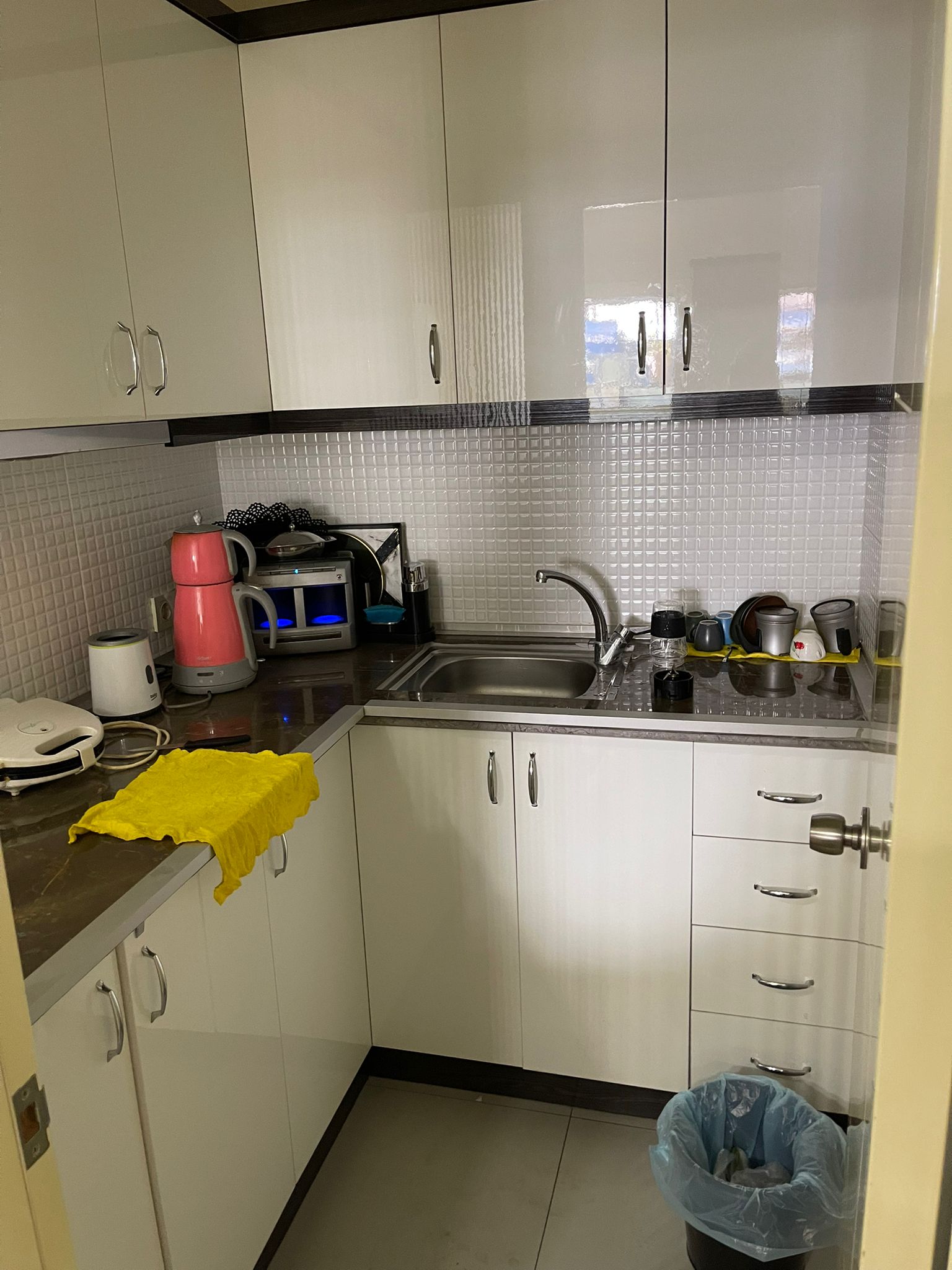 Kiralık Dükkan, İstanbul / ESENYURT / CUMHURİYET