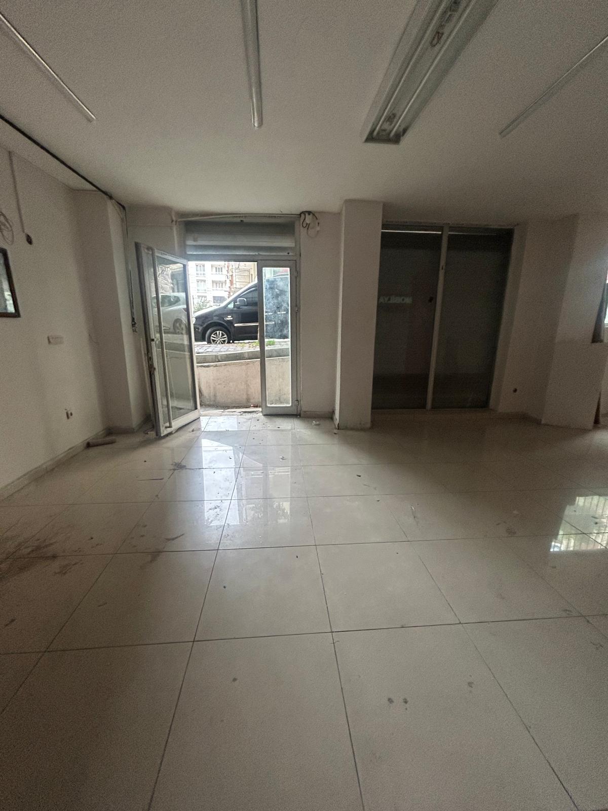 Kiralık Dükkan, İstanbul