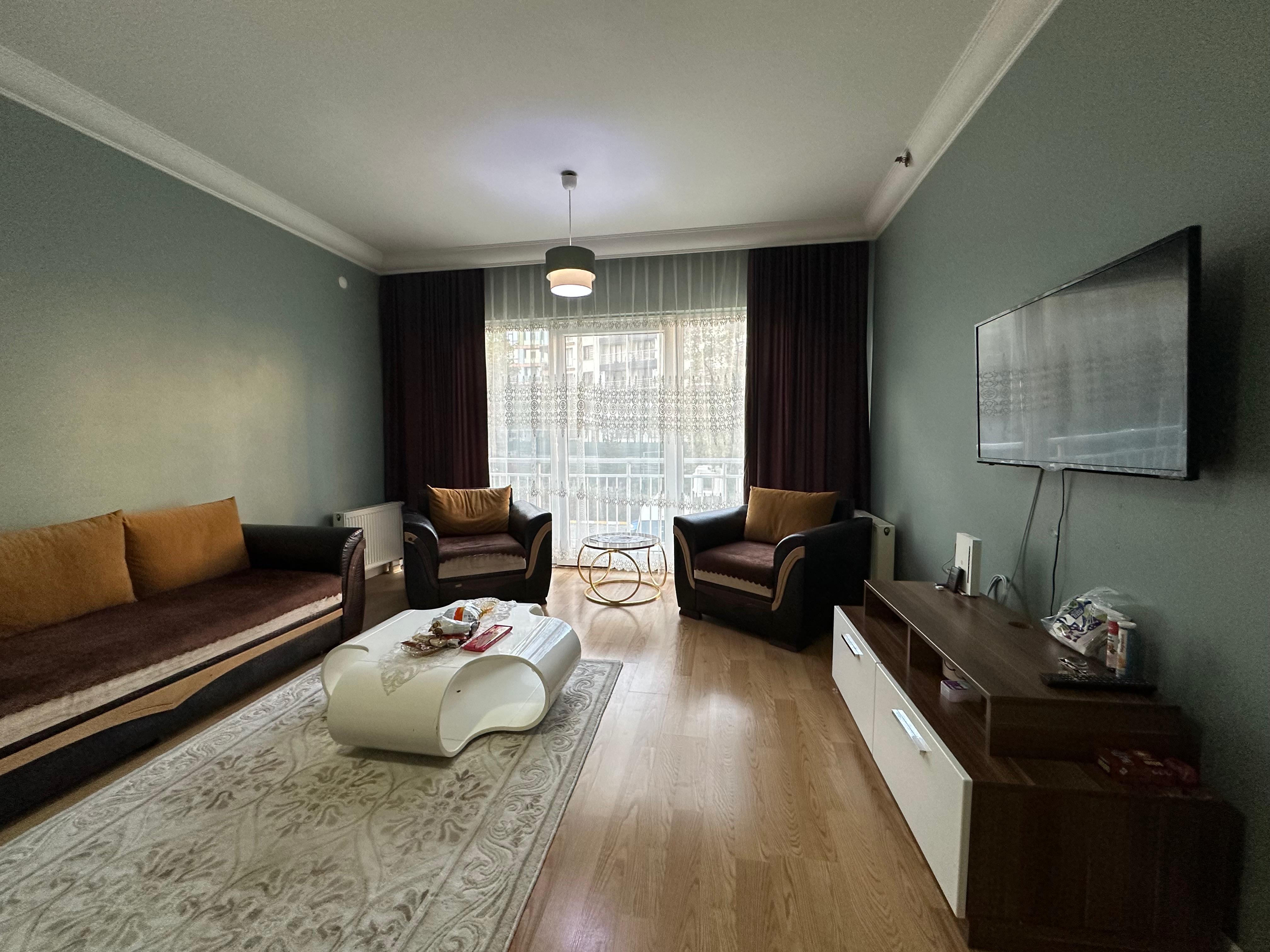 Kiralık Daire, İstanbul / CUMHURİYET