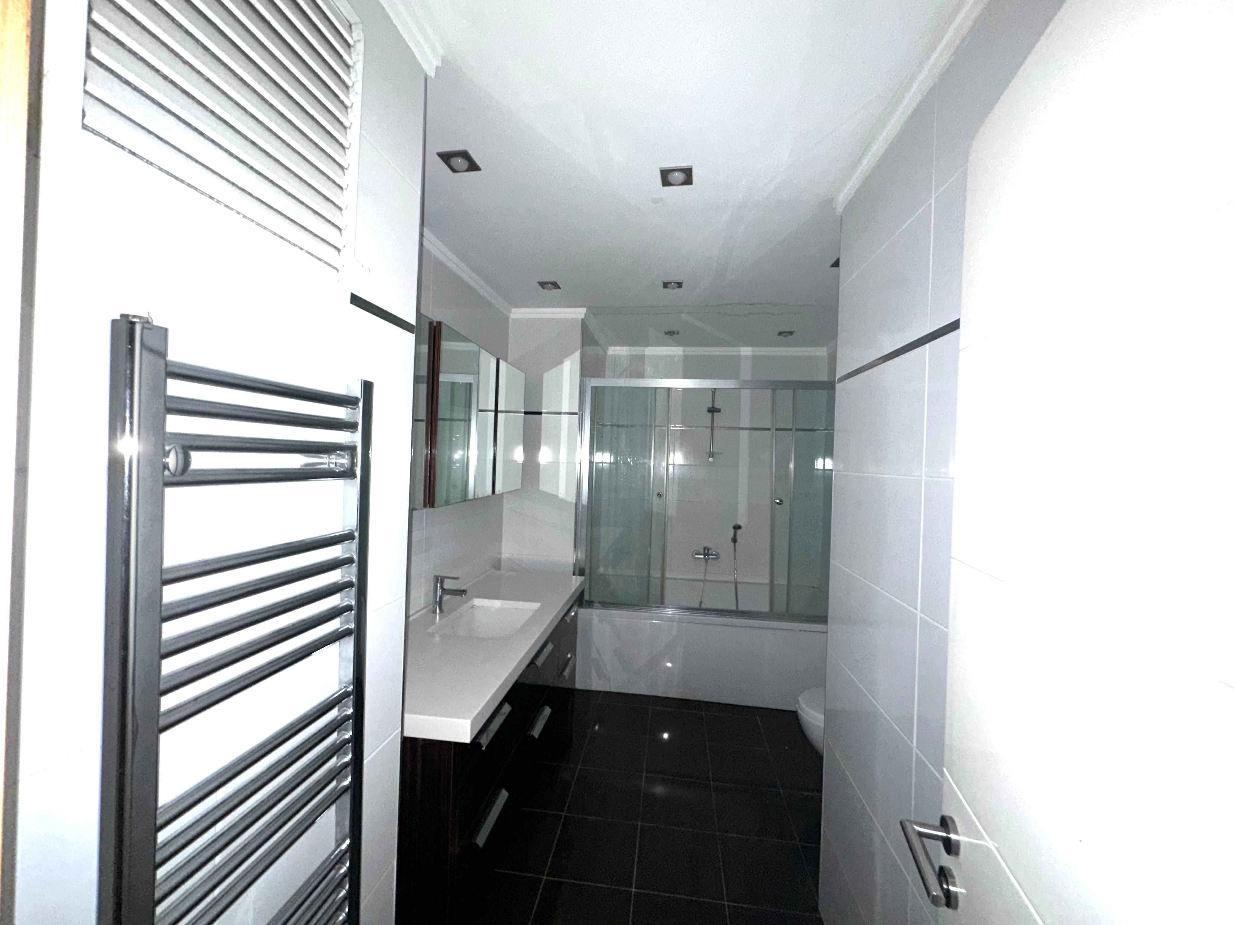 Satılık Daire, İstanbul / CUMHURİYET