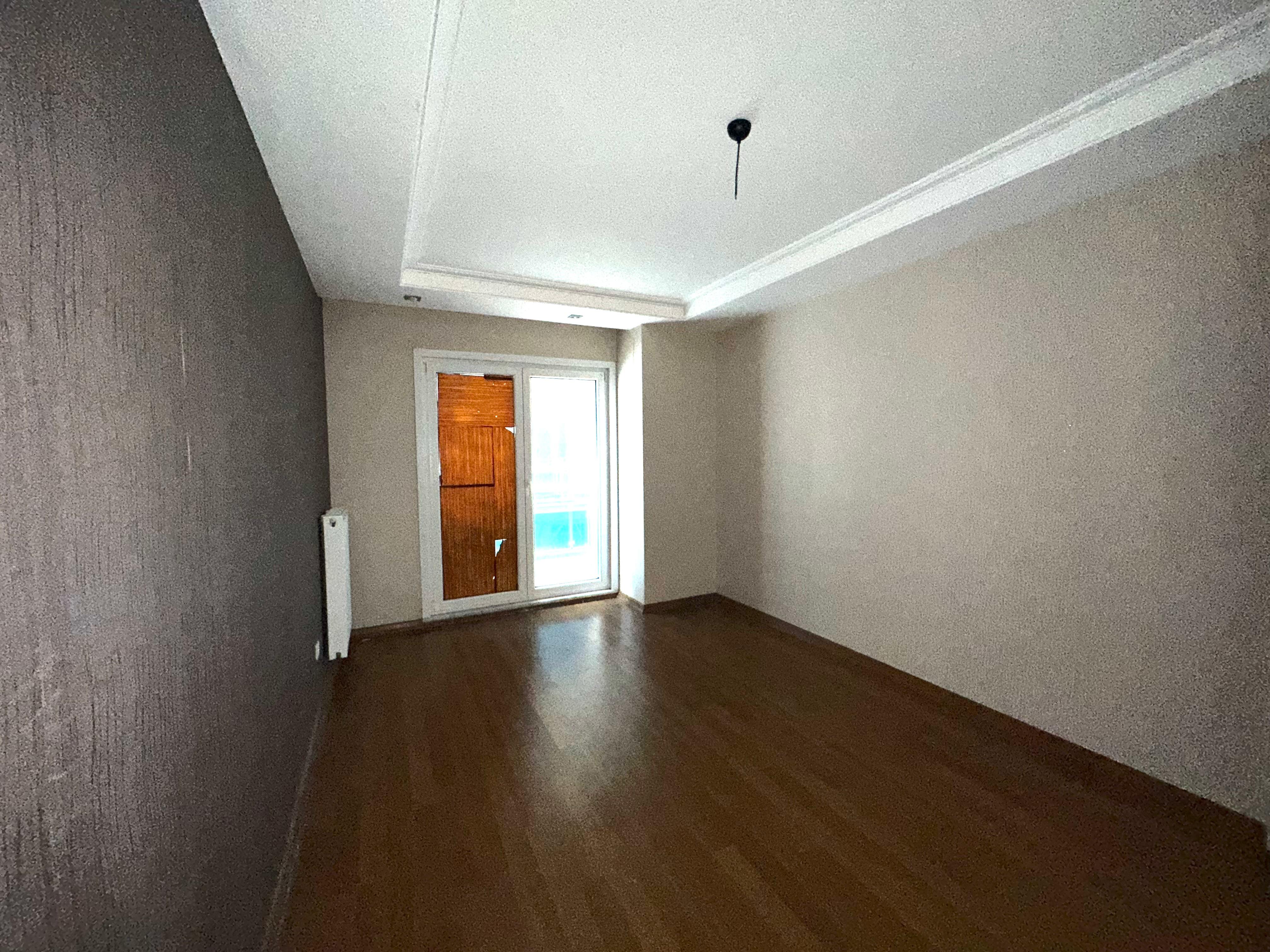 Satılık Daire, İstanbul / CUMHURİYET