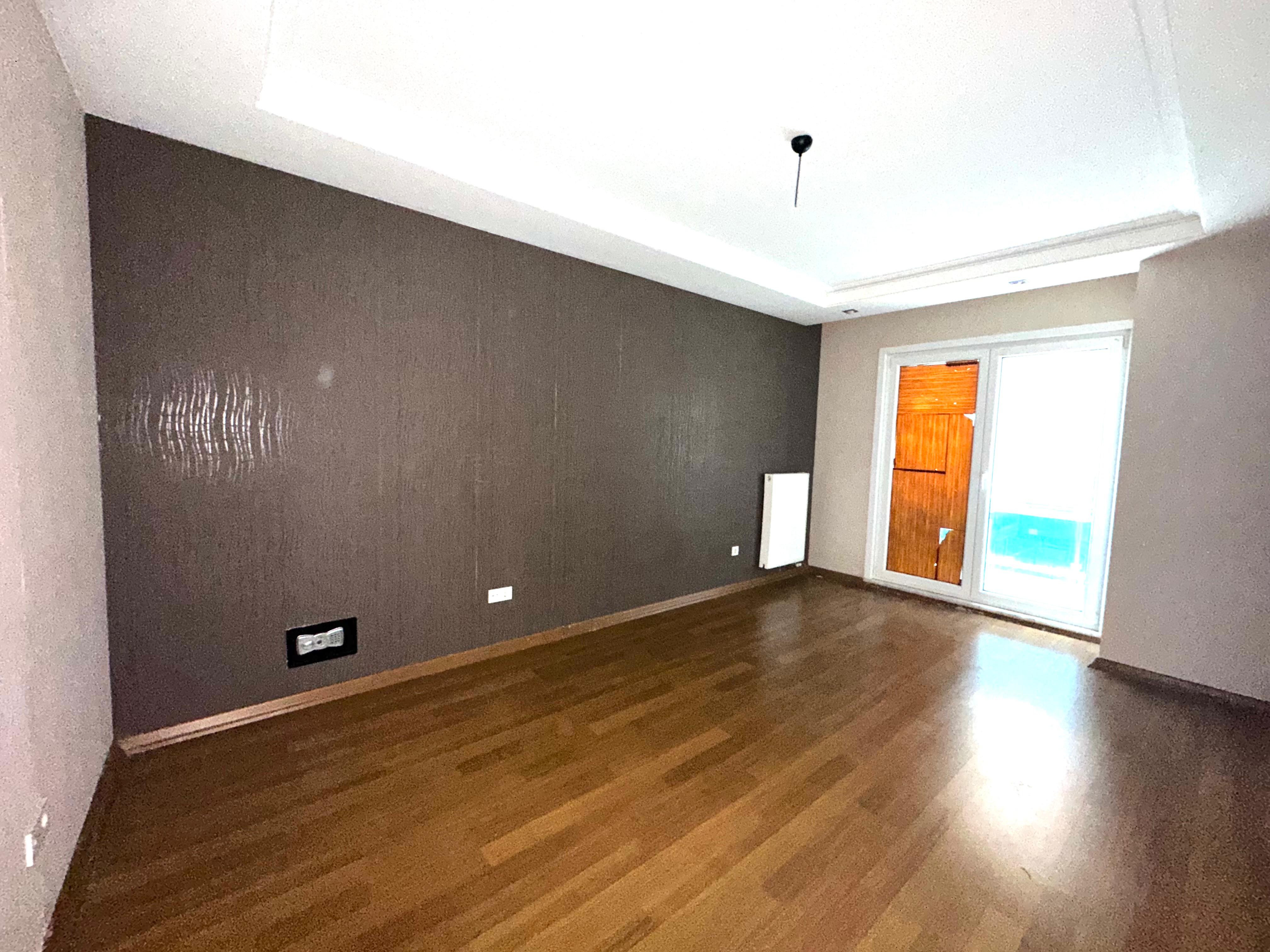 Satılık Daire, İstanbul / CUMHURİYET