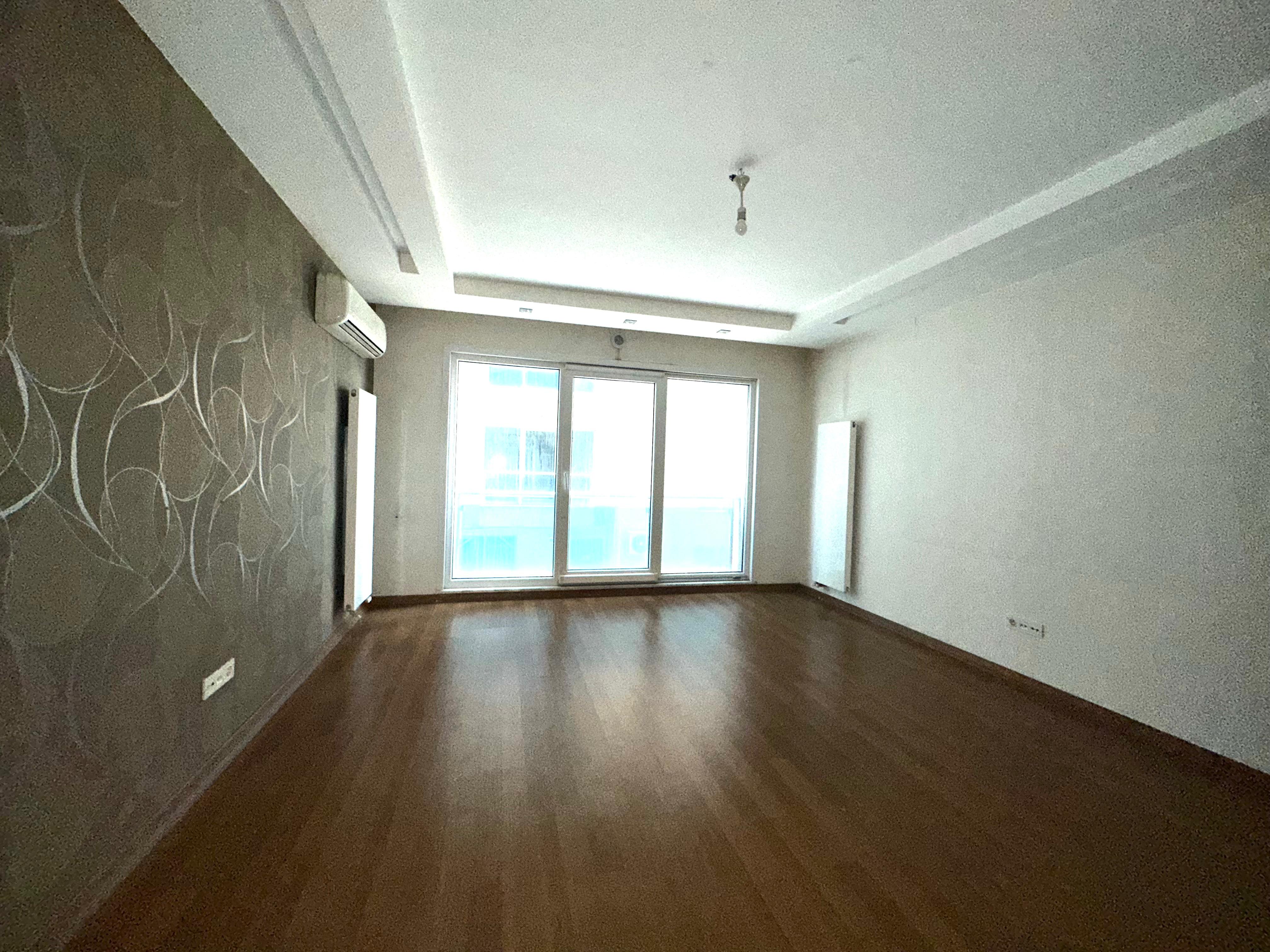 Satılık Daire, İstanbul / CUMHURİYET