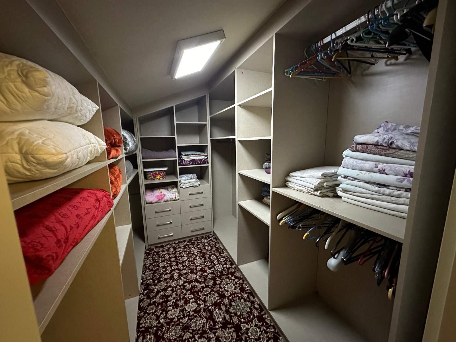 Kiralık Daire, İstanbul / AKŞEMSETTİN